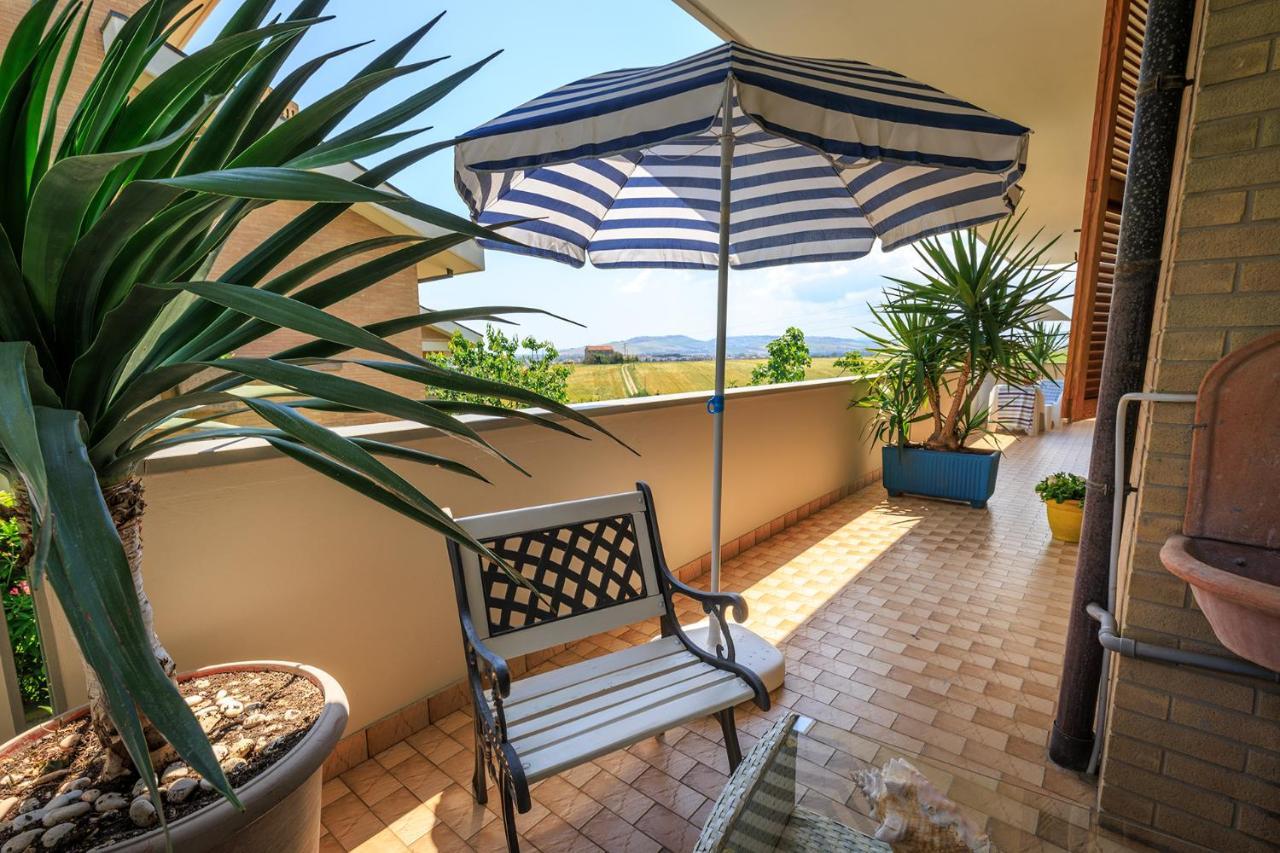 B&B Il Tiglio Porto SantʼElpidio Екстериор снимка